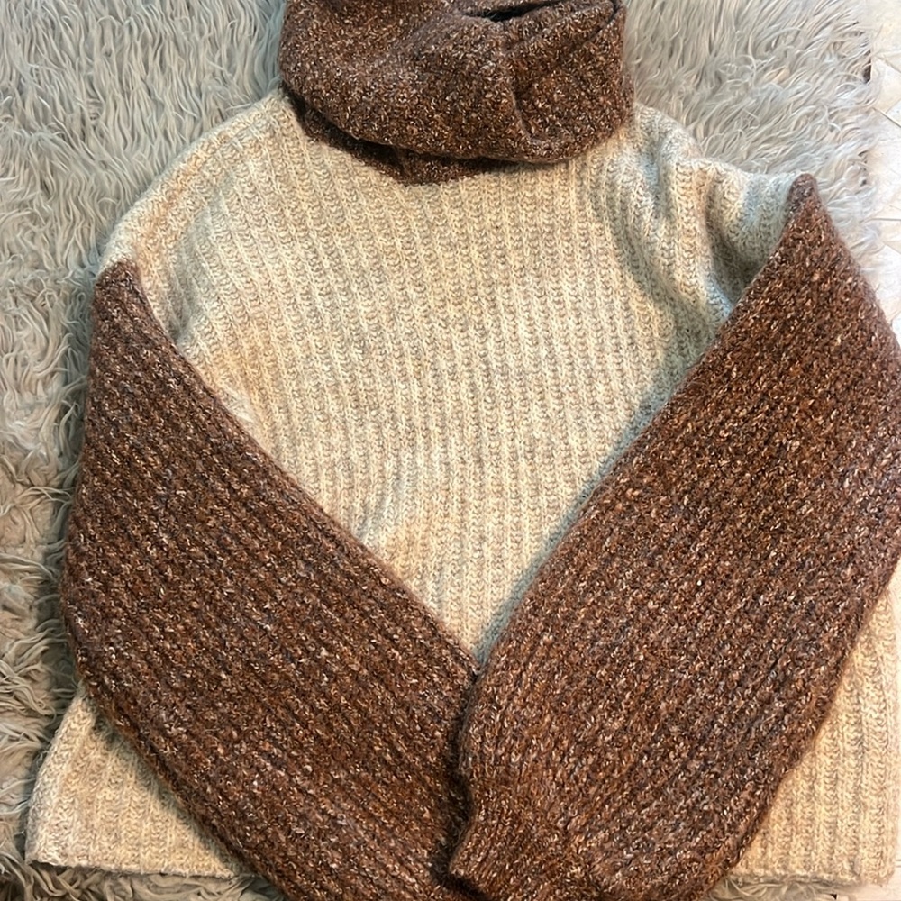 Women’s sweater